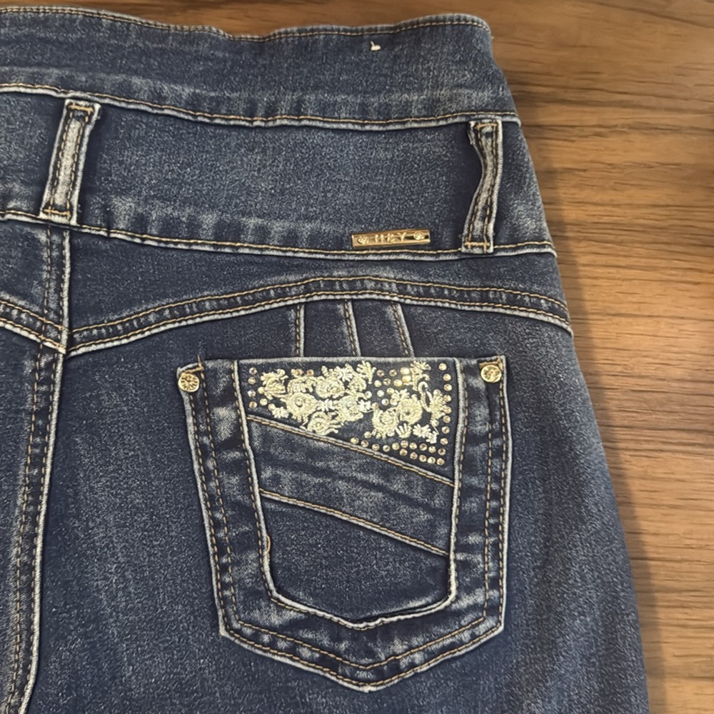 H&Y Women’s High-Waisted Blue Denim Jeans - Picture 7 of 7